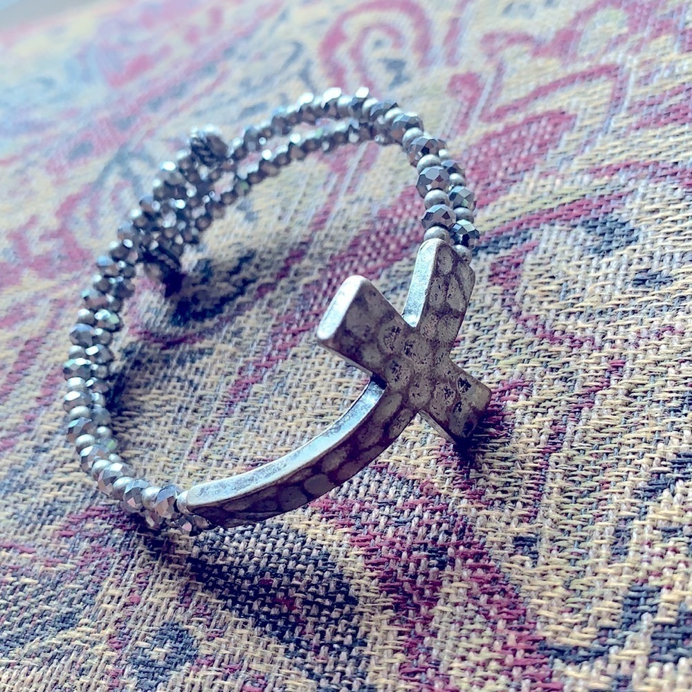 Metal cross beaded bracelet, fits all sizes